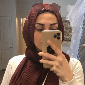 Meet your Posher, Lina